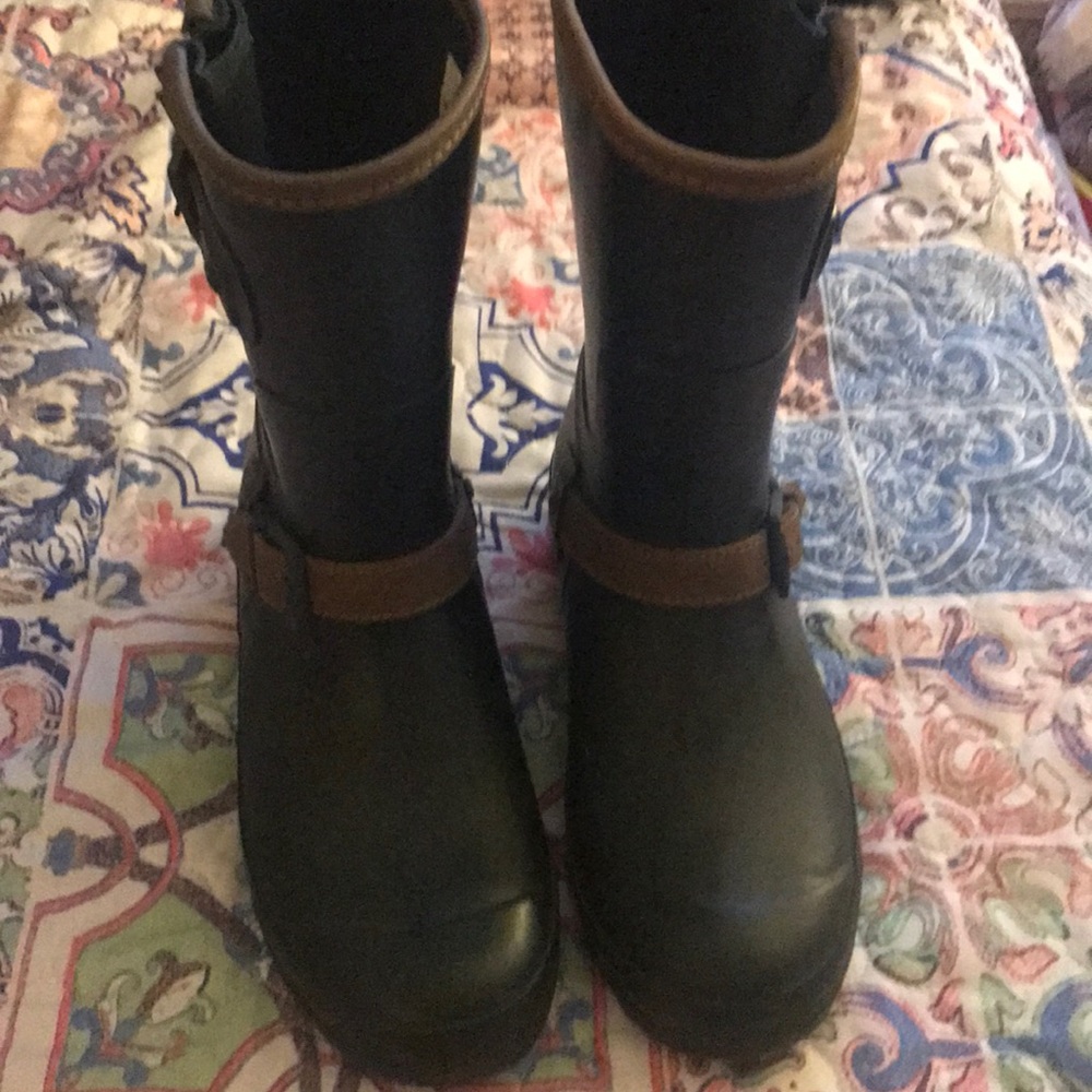 Sperry rain boots